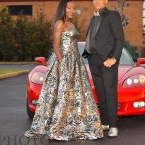 Mac’Duggal Prom Dress